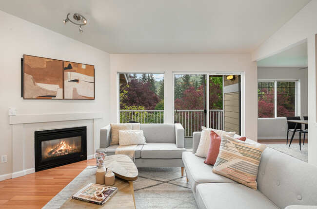 Building Photo - 15150 140th Way SE Unit U303