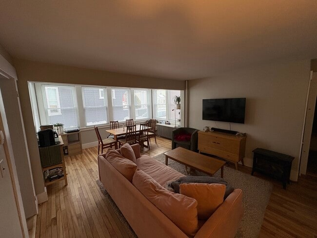 Photo - 14 Essex St Unit 1