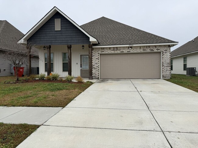 Building Photo - Spacious 4BR, 2BA Home in coveted Cambre Oaks Subdv - Gonzales