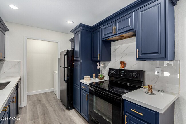 Photo - 623 W Guadalupe Rd