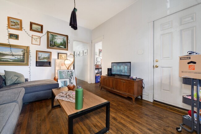 Photo - 3521 W Cortland St