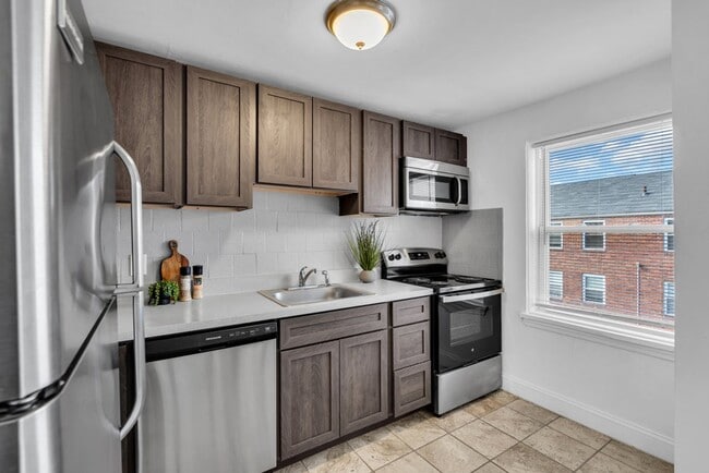 Photo - Maple Court Apartments