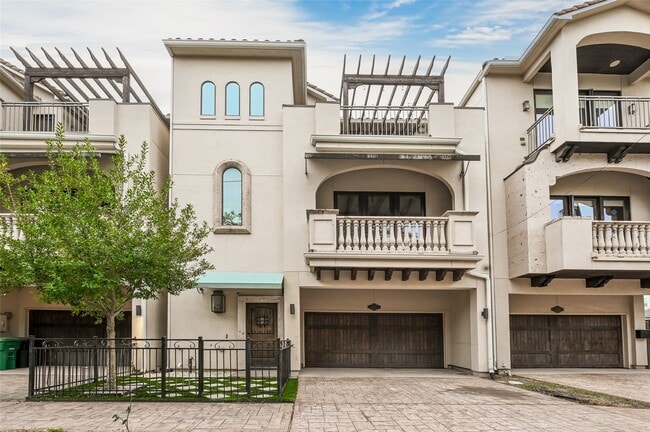 Building Photo - 307 Snover St