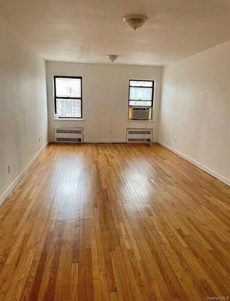 Photo - 7 Bond St Unit 3J