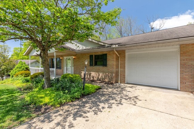 Building Photo - 151-163 E Jones Unit 155 E Jones St - A