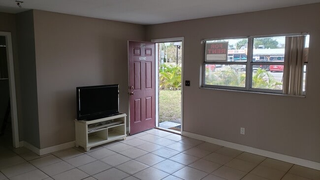 Photo - 1309 Union St