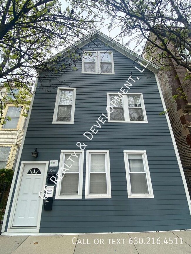 Photo - 3510 W Irving Pk Rd Condo Unit 3