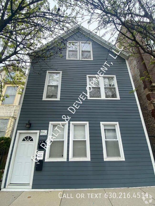 Building Photo - 3510 W Irving Pk Rd Unit 3 Rental