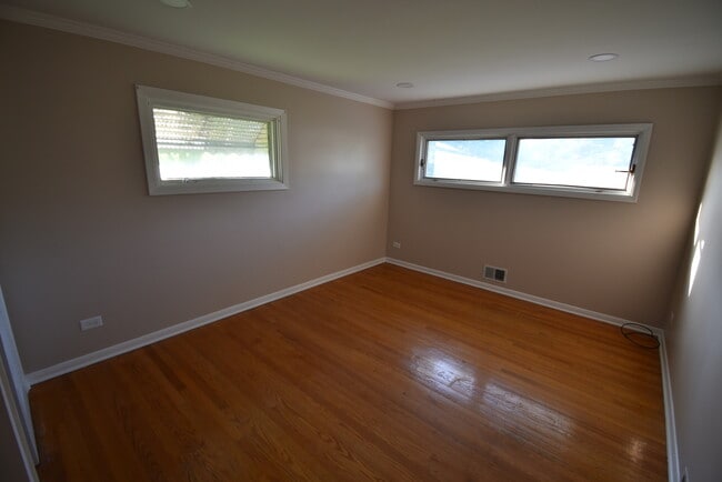 Photo - 907 S Elmhurst Rd