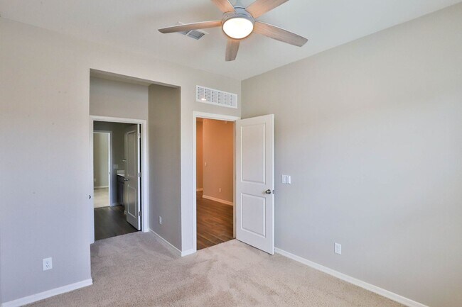 Photo - Spacious 4 bed 3 bath