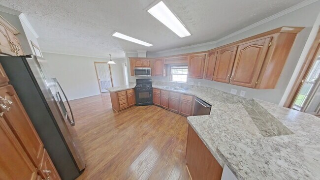 Photo - 3090 Joslyn Rd
