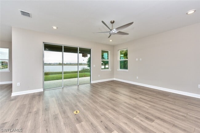 Photo - 2091 Grove Dr