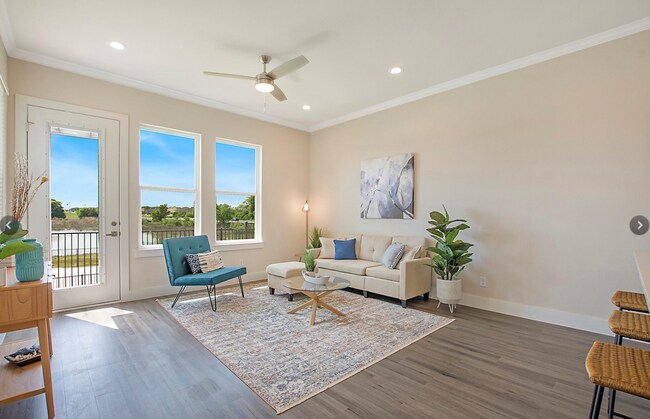 Photo - 1319 W Main St