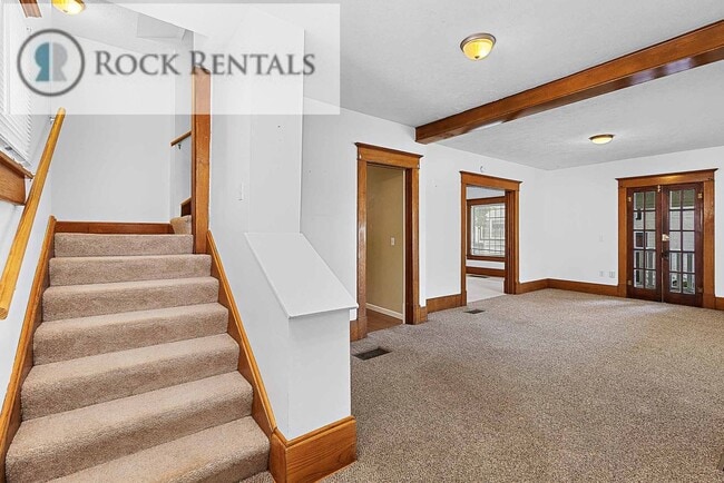 Photo - Large Updated Three Bed Two Bath with Patio
