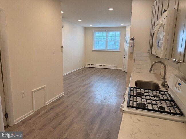 Photo - 2049 Snyder Ave Unit 1