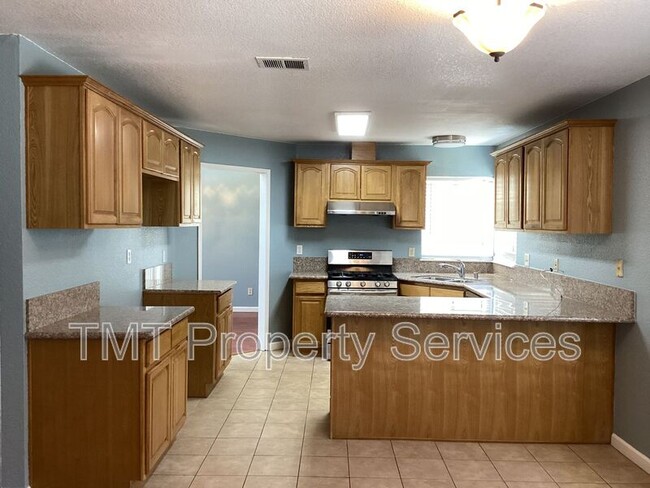 Building Photo - 5943 Laguna Ranch Cir