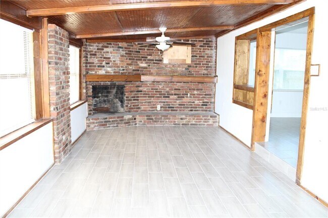 Photo - 10704 50th Ave N