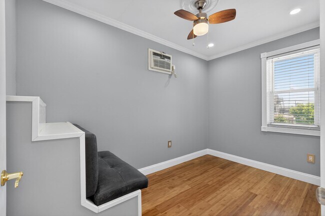 Photo - 257 John F. Kennedy Blvd