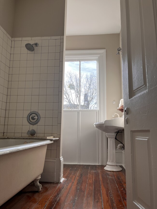 Photo - 318 W Bolton St