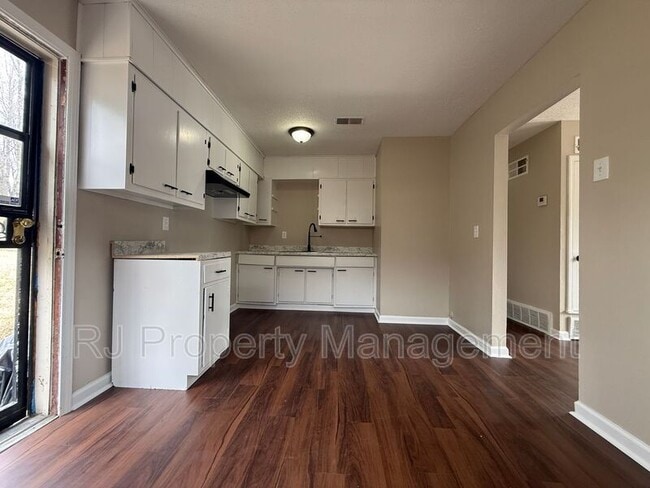 Photo - 256 Delta Rd