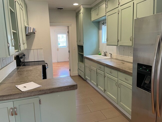 Photo - 325 N Jefferson St Unit 325 N Jefferson St. - #1