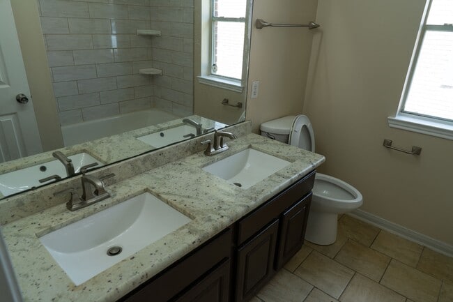 Photo - 15627 Rosewood Hill Ct