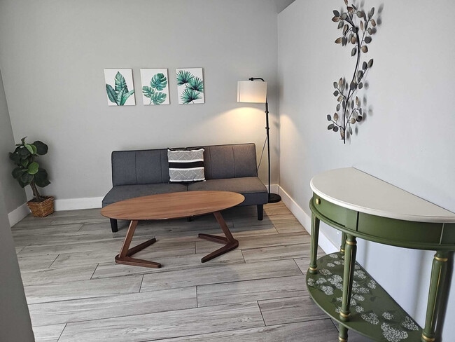 Building Photo - 50 Davie Blvd