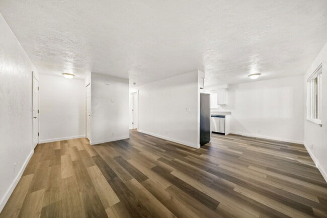 Photo - 5495 A St Unidad 13