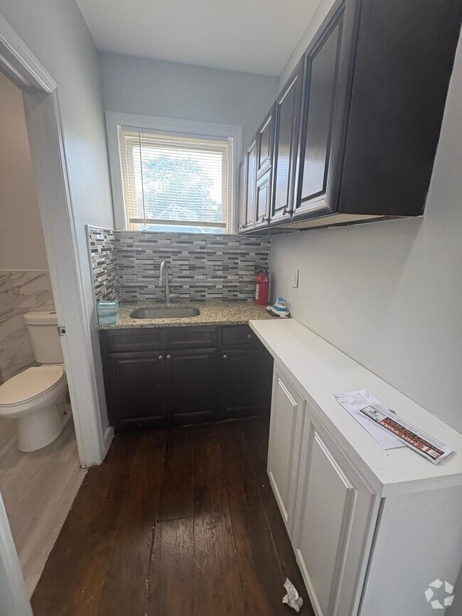 Building Photo - 1026 Chandler Ave Unit 1 Rental