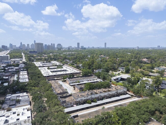 Photo - 429 N Post Oak Ln Unidad 429