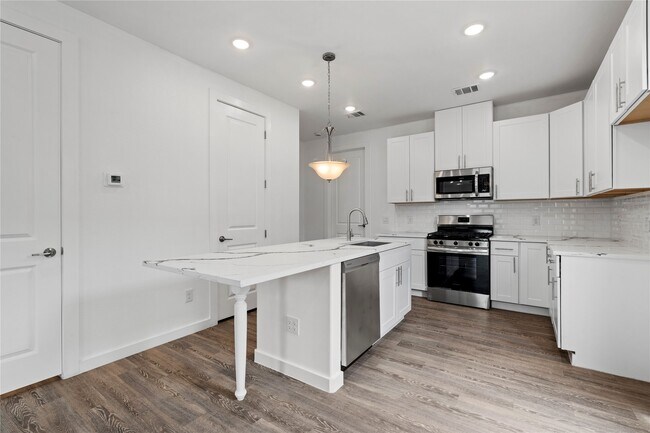 Photo - 8001 Talton St