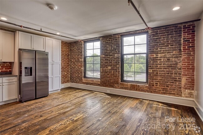 Building Photo - 172 N Broad St Unit 201-202 Rental