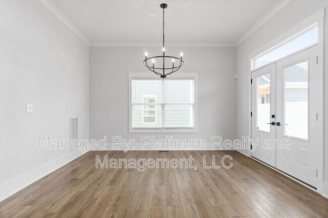 Photo - 386 Augusta Ave