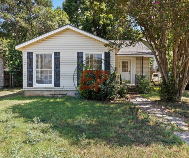 Photo - 3121 Colonial Ave