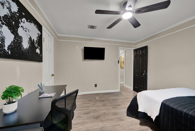 Photo - 3539 Westhampton Dr