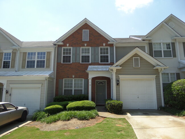Building Photo - Updated 3 bed 2.5 bath Townhome located in...