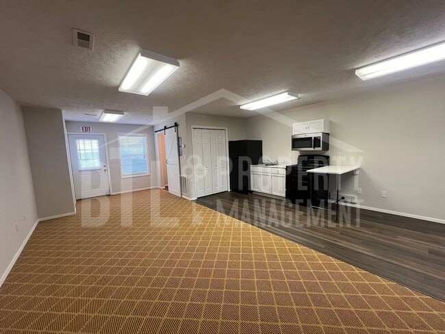 Photo - 27 Notch Shopping Center Ln Unidad 101