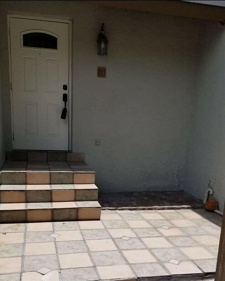 Photo - 10309 NW 9th St Cir