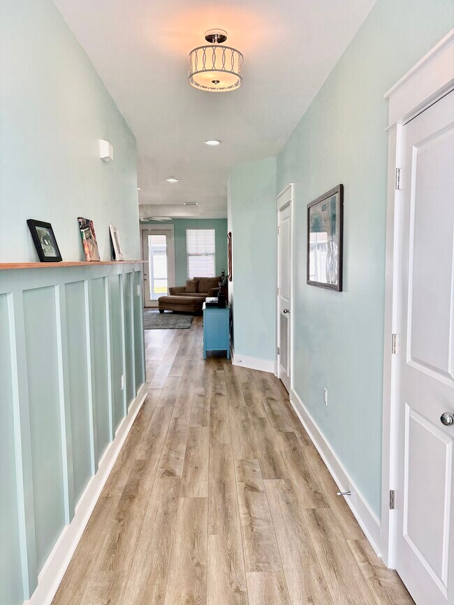 Photo - 454 Locksley Dr