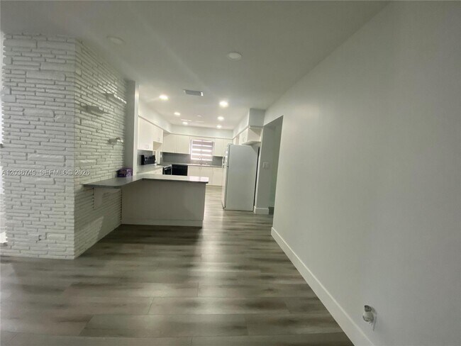 Photo - 1845 Thomas St