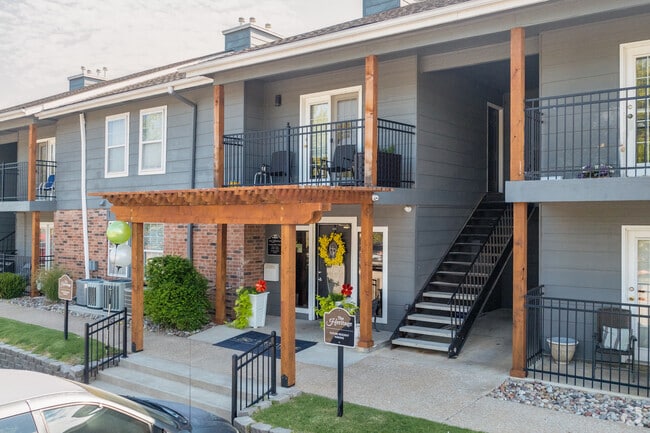 Leasing Office - Heritage Apartments