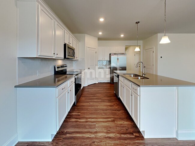 Photo - 174 Larragan Dr