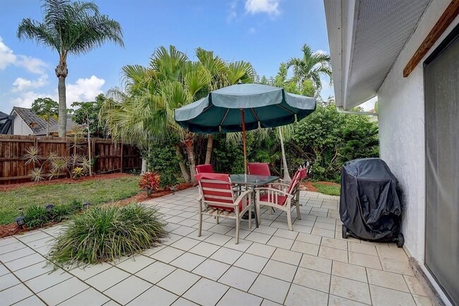 9565 El Clair Ranch Road ., Boynton Beach, FL 3343