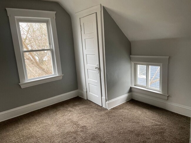 Photo - 4 BED 1 BATH SINGLE FAMILY HOME IN CLEVELAND!