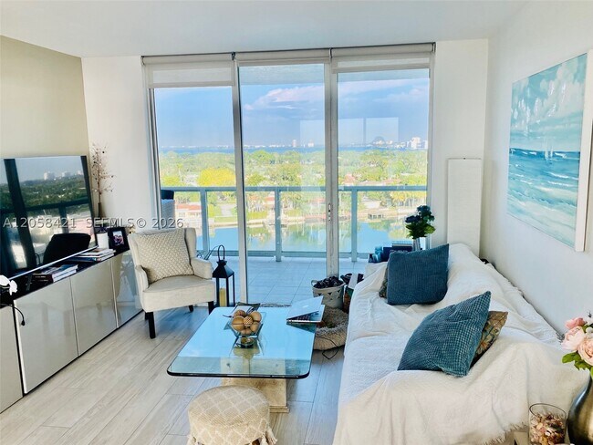 Building Photo - 5900 Collins Ave Unit 1202