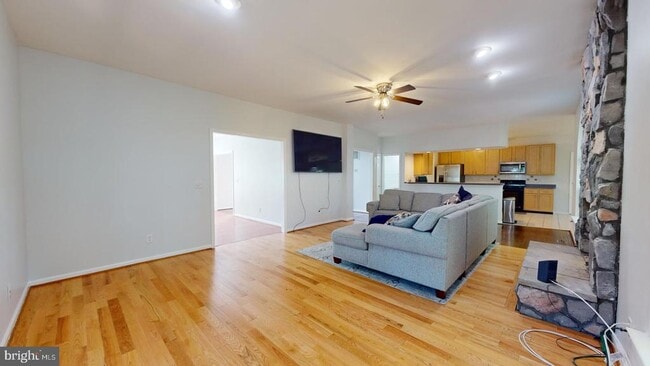 Photo - 9811 Fendale Ln