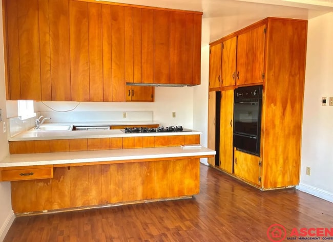 Photo - Charming 3 Bed /1 Bath Home in Bakersfield's 93304 Area — Solar INCLUDED in Rent, Fireplace & More!