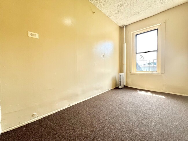 Photo - 882 Bryant Ave Unit 3C