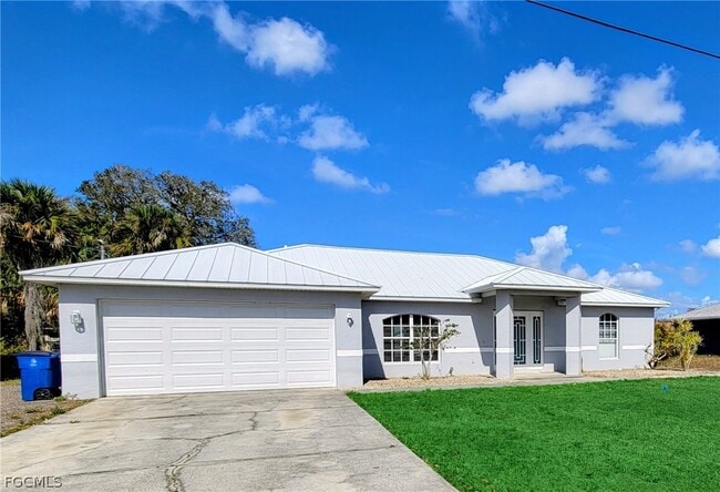 Photo - 718 Altair Ave