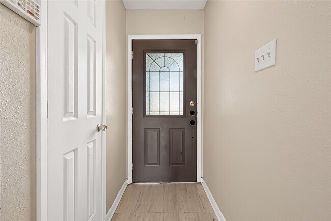 Photo - 7422 Cortes Dr